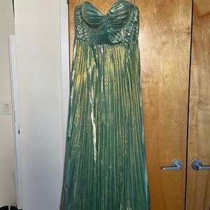 Fashion Nova Mermaid Iridescent Pleated Gown ‘Sofia Pleated Metallic Maxi Dress’